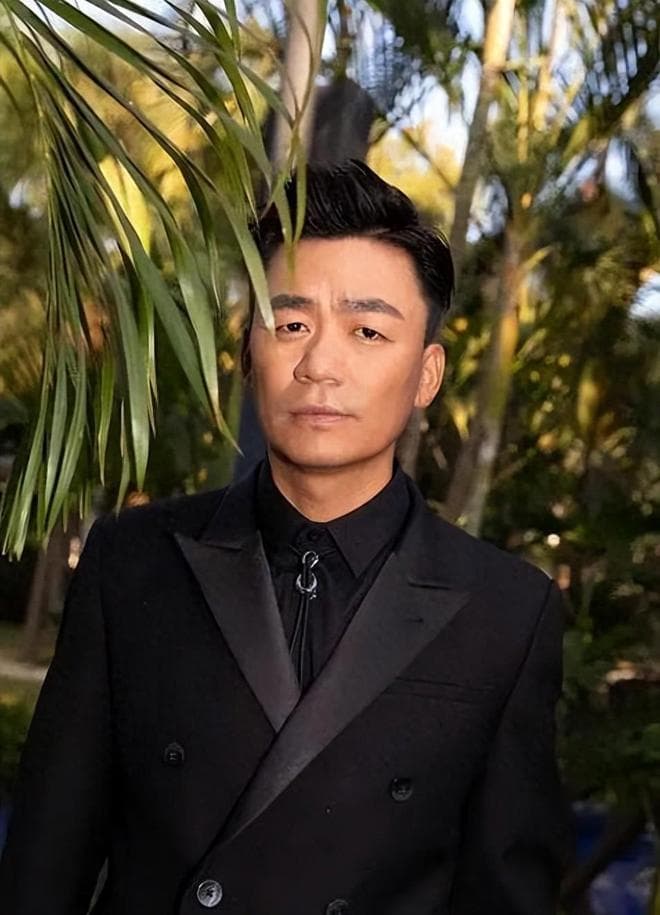 王宝强：从农村少年到影帝，历经婚姻波折的人生传奇