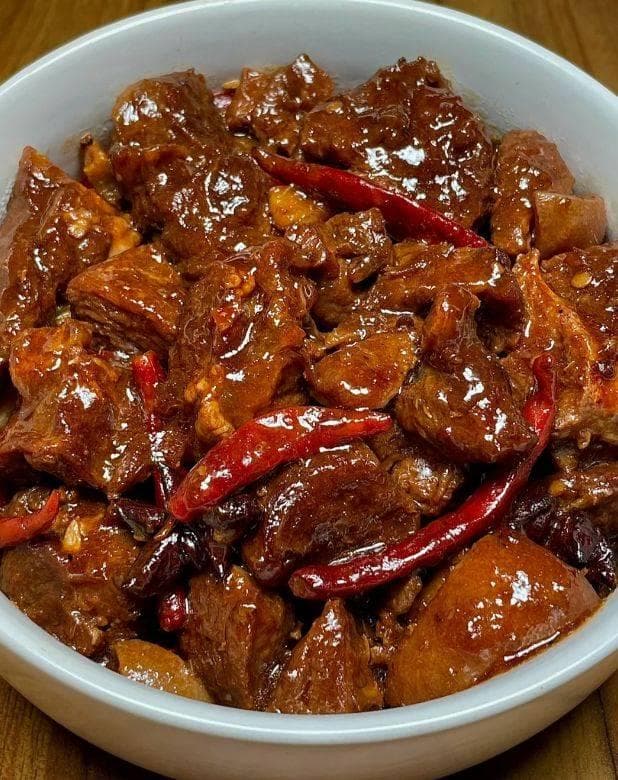 红烧羊肉制作详解：从选材到成品的完整指南
