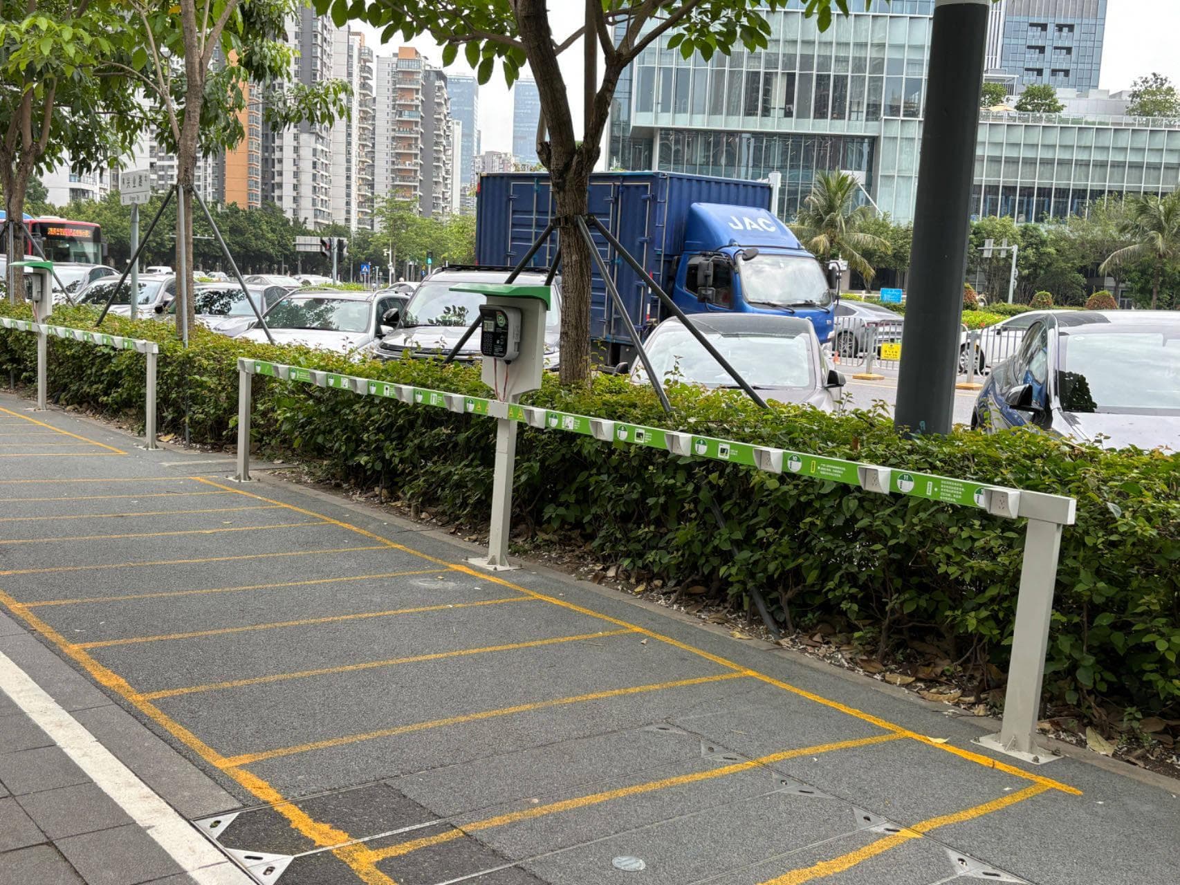 电动车室内充电的潜在危险与法律限制