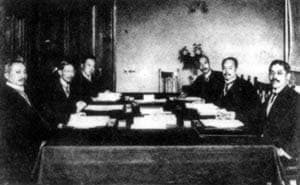 历史上的今天：袁世凯接受"二十一条"的屈辱时刻
