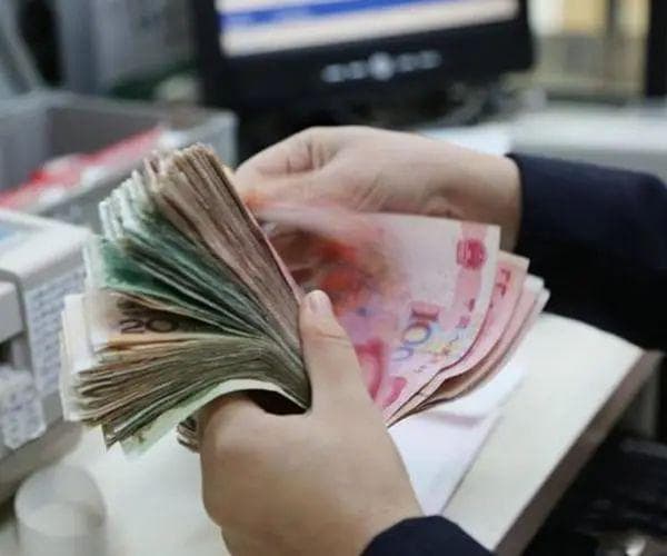 存款存在卡上好，还是存单好？银行工作人员说出实情