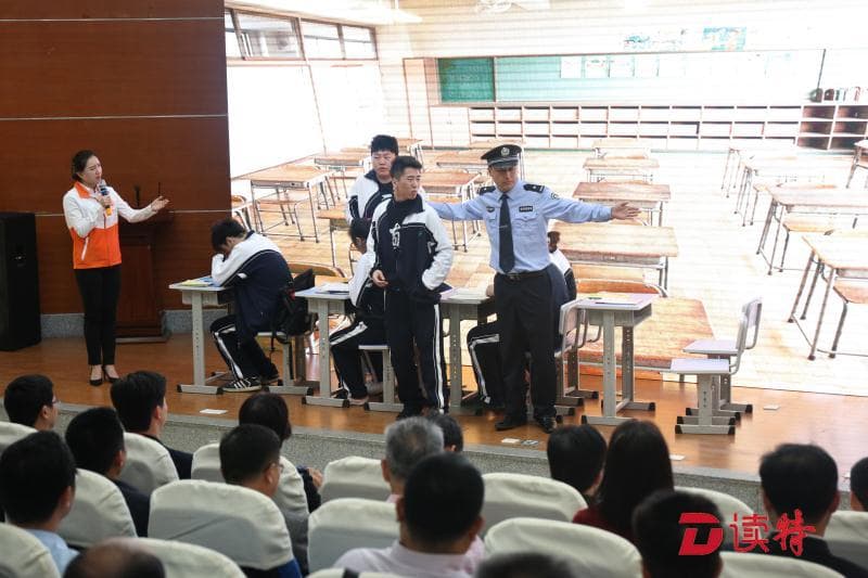 看校园情景剧学法律知识！宝安法院“法治情景剧”首演