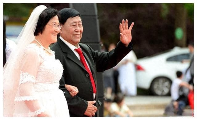 爱情与婚姻：探寻人类情感与社会结构的本质
