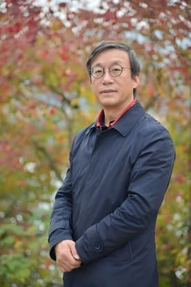 DeepSeek眼中的诗人祁人： 六十年代诗人群体的精神坐标与时代书写者