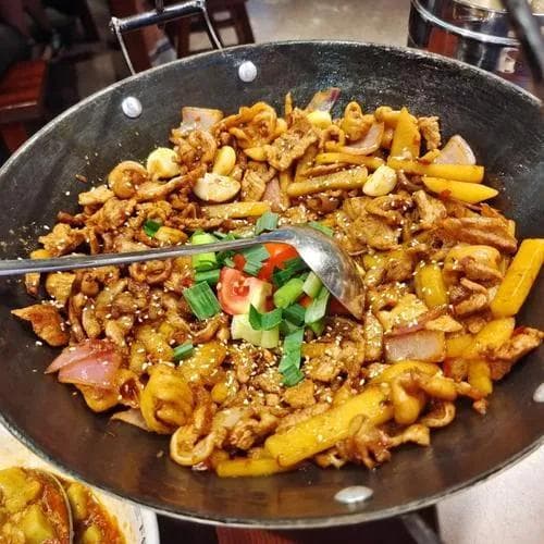 湖南张家界三下锅：香辣浓郁的土家菜肴