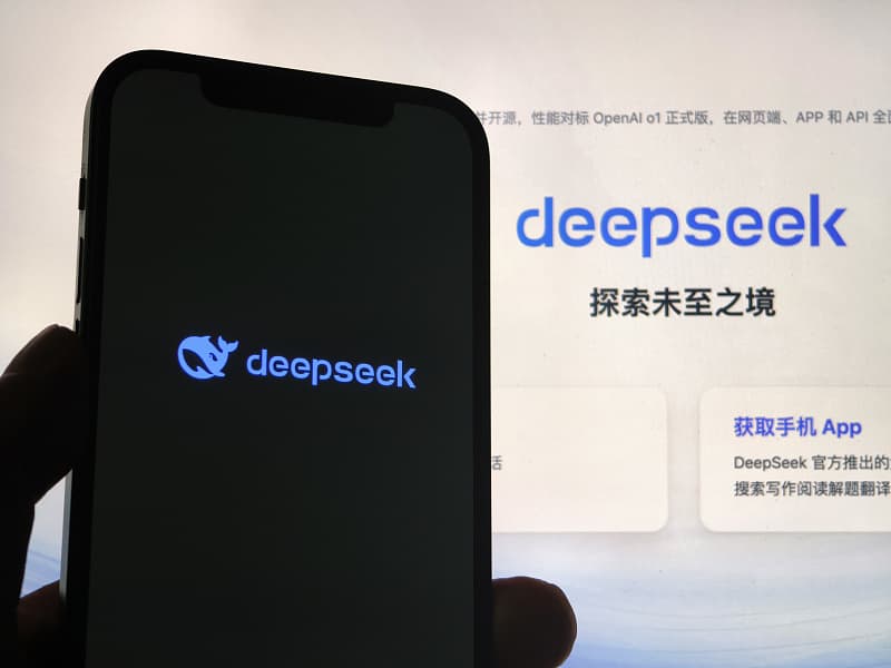 DeepSeek搅动纳斯达克：英伟达股价暴跌17%