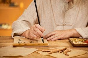 脱发、白发、油腻、头皮屑？4个古老偏方帮你解决头发问题