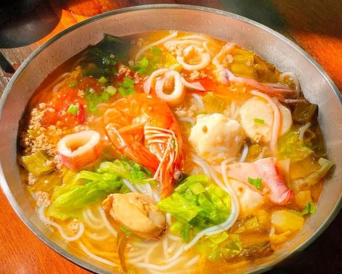 广西美食北海篇：海鲜粉、虾饼、鸡丝粉等特色美食