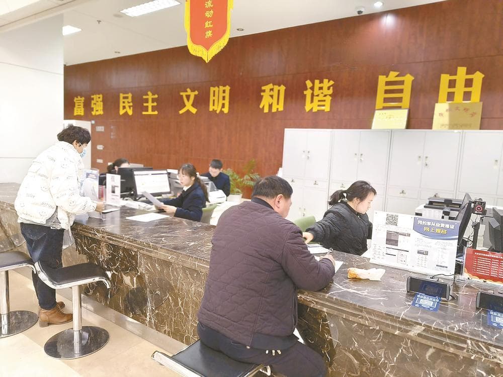 江苏盐城：午间服务“不断档” “因需而变”受好评