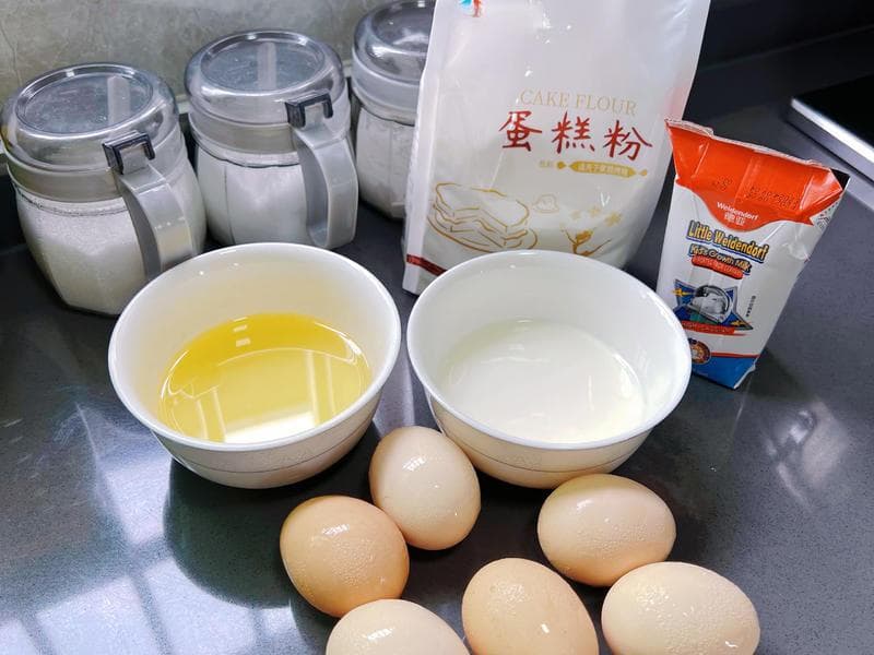 电饭煲柠檬蛋糕：简单易学的家常甜点制作教程