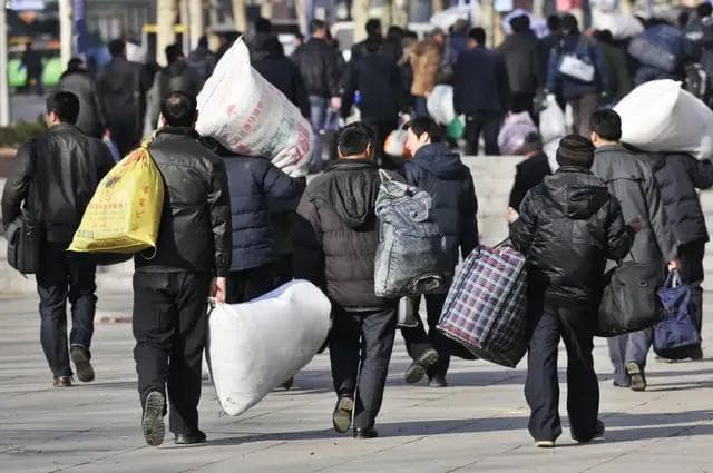 底层互害有多可怕，底层互助就有多温暖