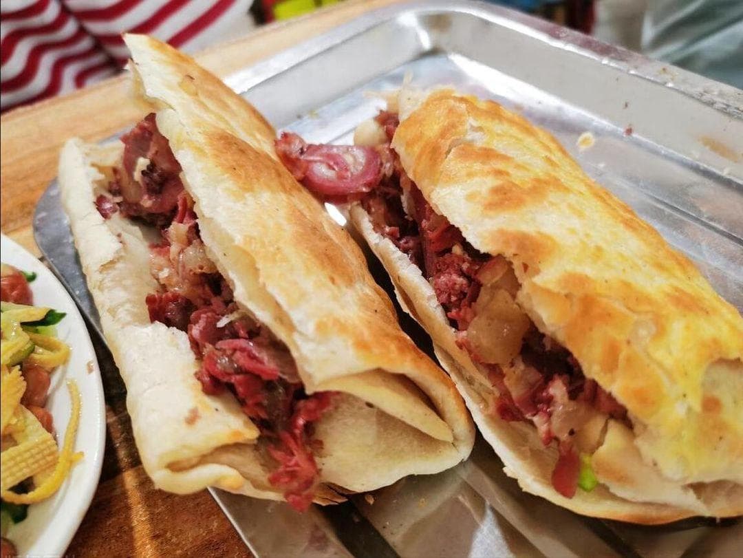 河北十大零食大盘点：从驴肉火烧到承德杏仁酥