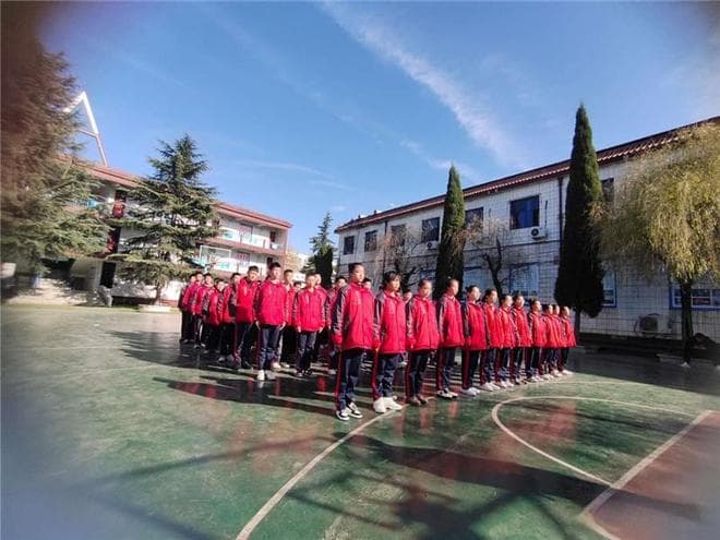 如何帮助高二学生摆脱厌学情绪，重拾学习信心？