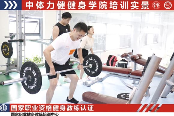壶铃摇摆动作要领详解 新手这么练肯定错不了