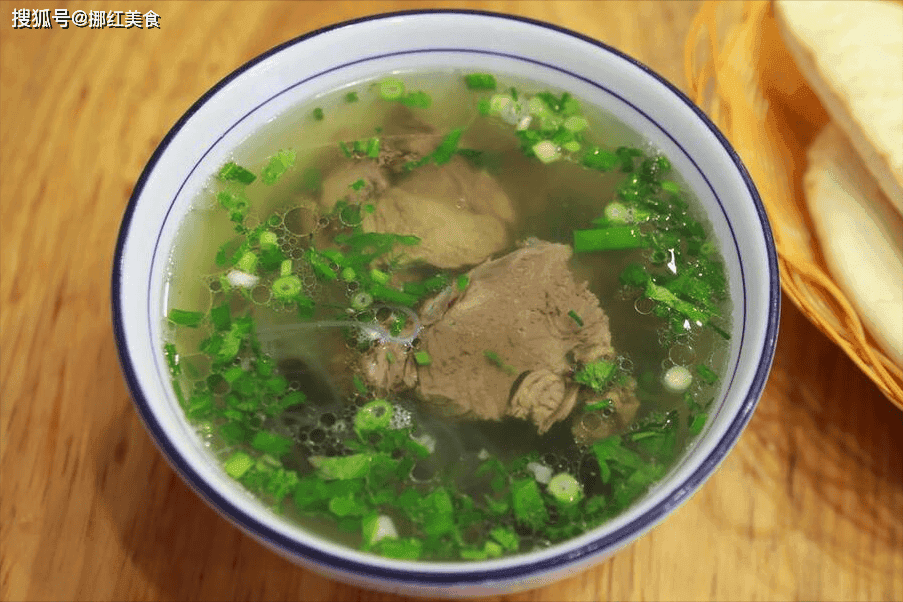 煮牛肉汤搭配什么好喝？举例牛肉萝卜汤，学会了就可随你百变