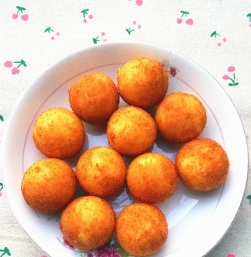 香烤鱼丸烧饼：传统烧饼与海鲜的完美结合