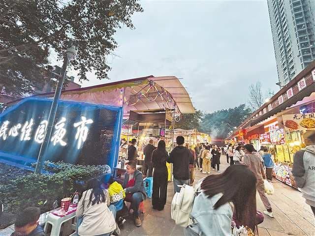 特色小店“出圈” 成假期消费“新宠”