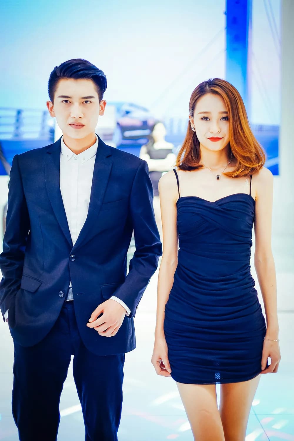 杨紫李现微博之夜牵手走红毯，获年度演员奖