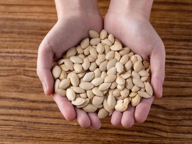 南瓜子养生功效多多，食品安全专家：三种南瓜子吃了就是找罪受