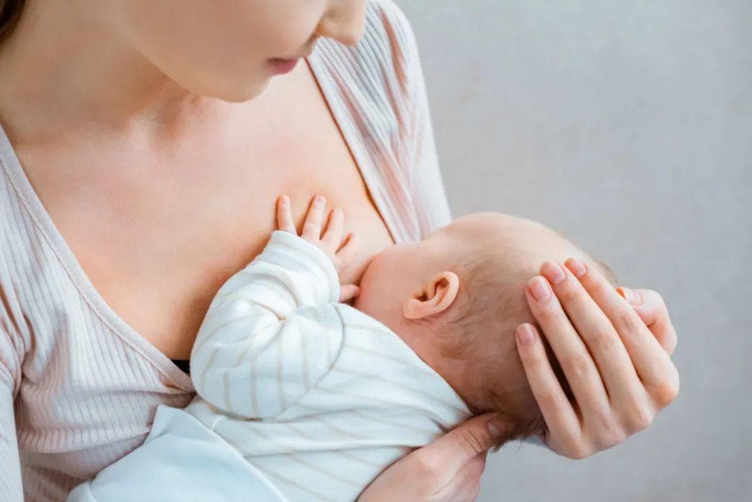 母乳喂越久越好嘛？到底该喂到哪个年龄