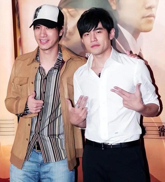 全方位对比周杰伦与王力宏的音乐才能