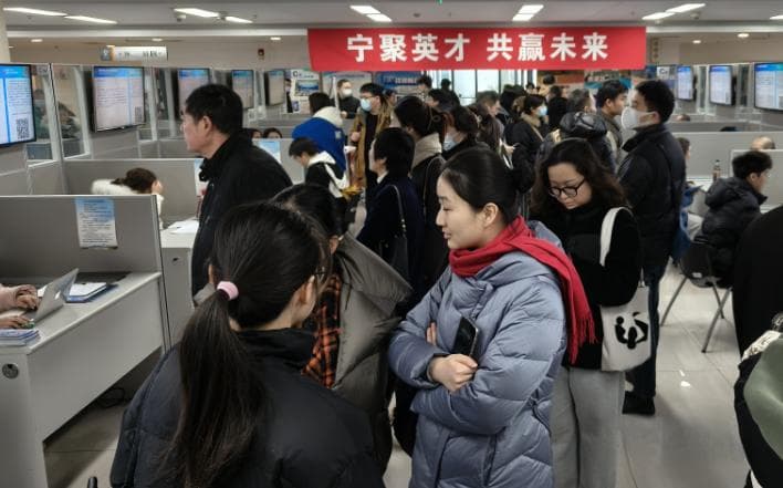 南京“才市”开幕当天 1500人次入场应聘