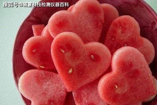 西瓜：夏日清凉的水果之王