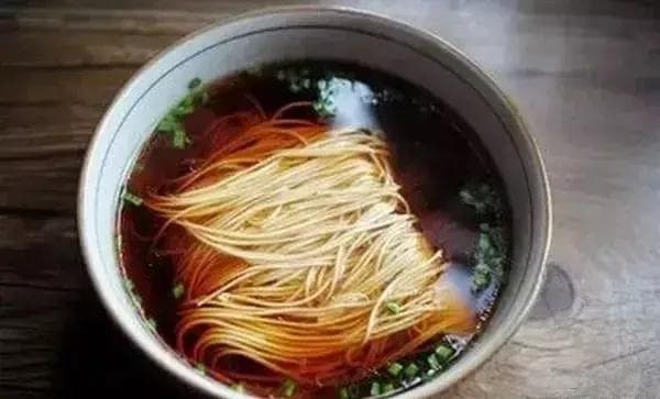 正宗阳春面的做法教程（喜欢吃阳春面却不会做，教你几个小技巧）