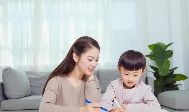 家庭教育四要素：角色认知、需求理解、方法运用与持续学习
