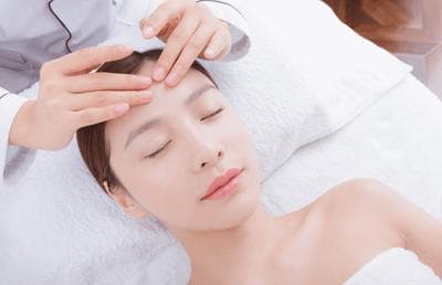 专业评估配科学监测，美容院皮肤管理兼顾效果安全