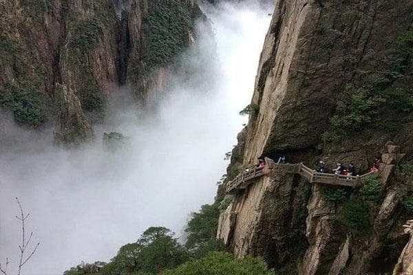 西海大峡谷旅游攻略：徒步路线、周边设施与实用信息