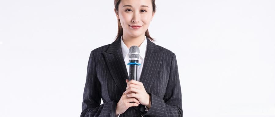 在演讲中如何巧妙运用肢体语言来增强感染力