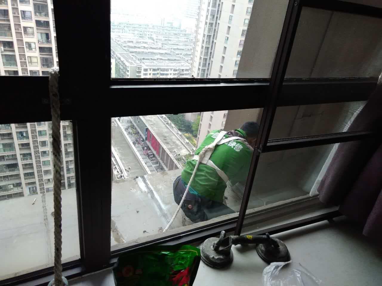 雨季窗户漏水怎么办？一文详解原因及维修方法