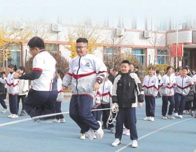 多地推行15分钟课间制，校长：拖堂、安全等难题如何破？
