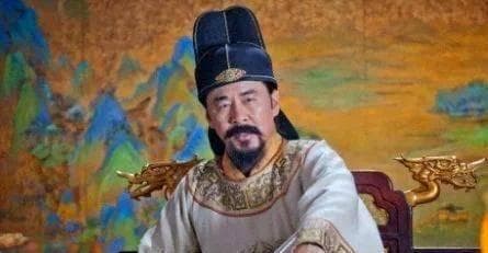 赵匡胤为巩固政权，做了哪些决策又是如何把兵权收回去的！