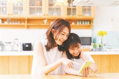 暑假孩子“机”不离手 家长如何应对？