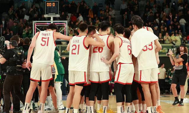中国男篮迎来强援！CBA白魔兽或成归化球员，场均轰下265分13篮板