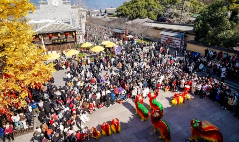 台州府城新春玩出新花样：光影秀、大书场茶馆、非遗馆三大新业态吸引游客