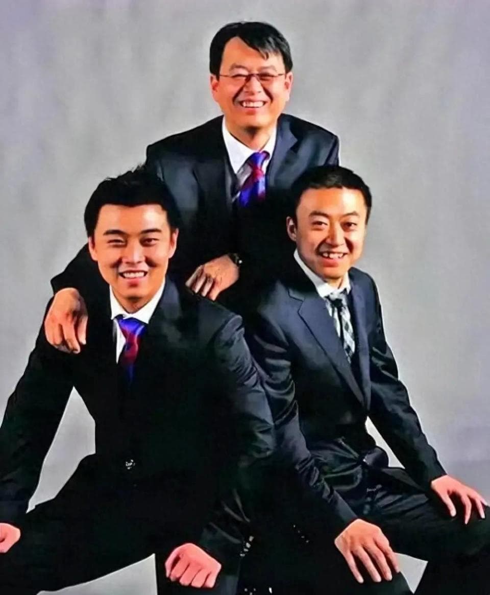 国乒两大功勋教练为樊振东在社媒公开争论，孰是孰非？