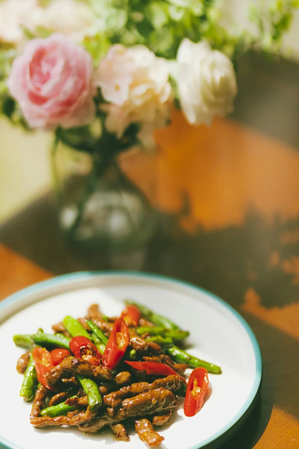 美食作家王刚教你做青椒肉丝：从选材到出锅的全程解析