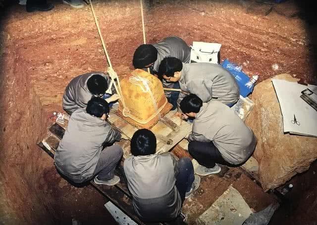 从雷峰塔遗址地宫挖掘聊《远尘离垢——雷峰塔与雷峰塔所藏》