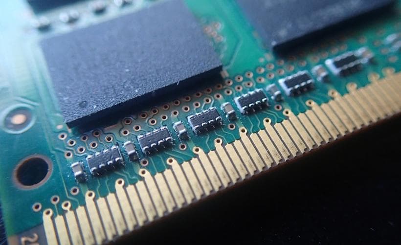 服务器中的D4内存条具体指的是什么？