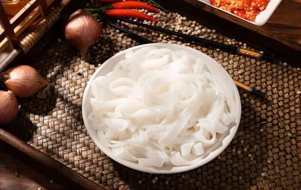 河粉制作方法详解：从材料配方到烹饪技巧
