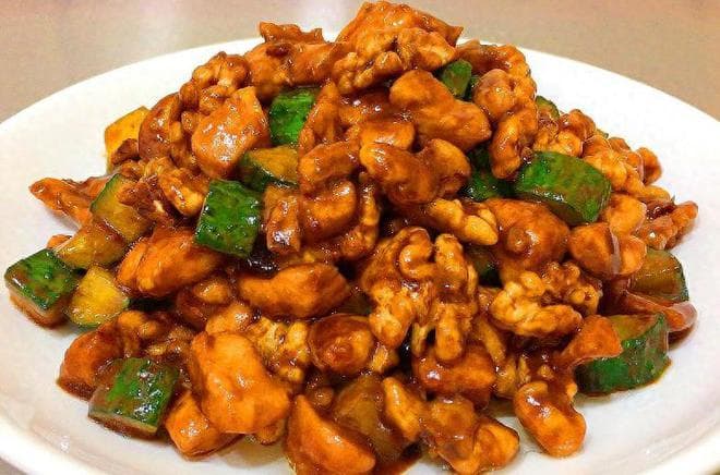 酱爆鸡丁配方揭秘，引发家庭美食热潮！