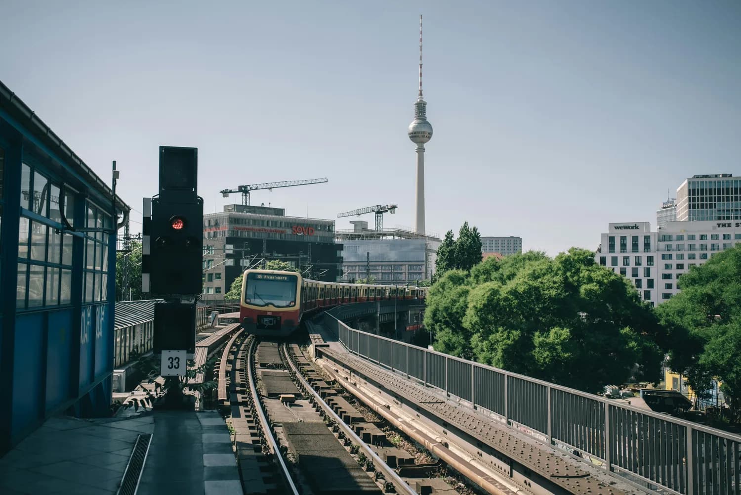 柏林公共交通系统大揭秘：玩转U-Bahn和S-Bahn