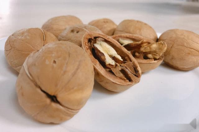 生核桃怎么吃？两种美味做法让你大饱口福