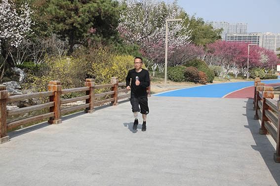 安装假肢前后期的康复
