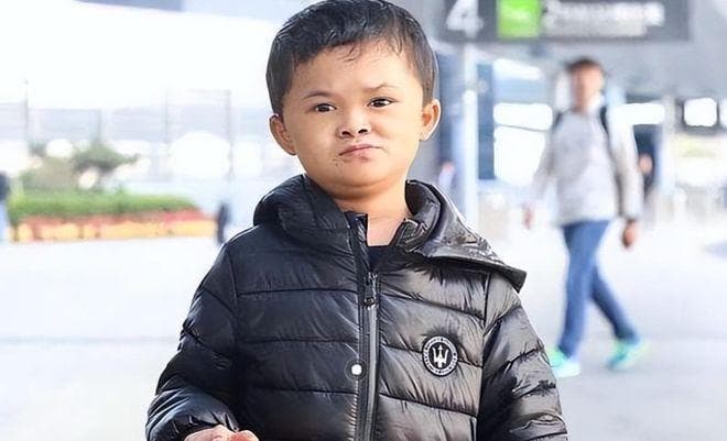从"小马云"到普通少年：范小勤的成长故事
