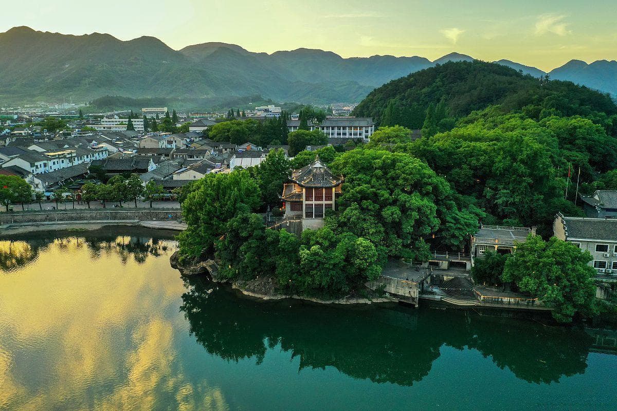 江南水乡，魅力浙江——探索浙江的自然美景与文化底蕴