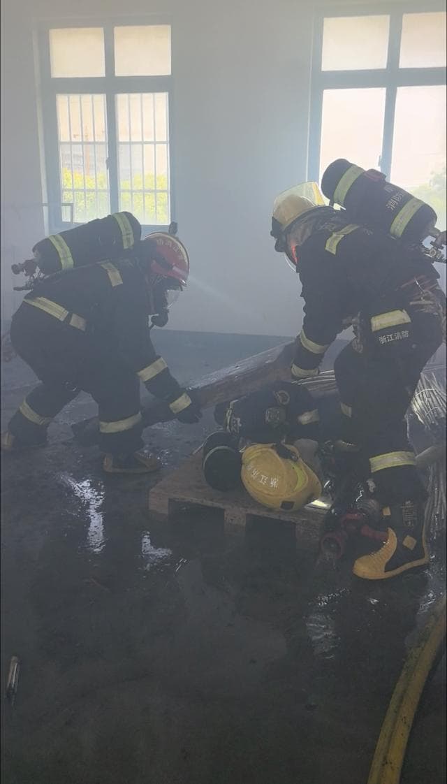 消防员被困火场，呼救器报警是啥意思